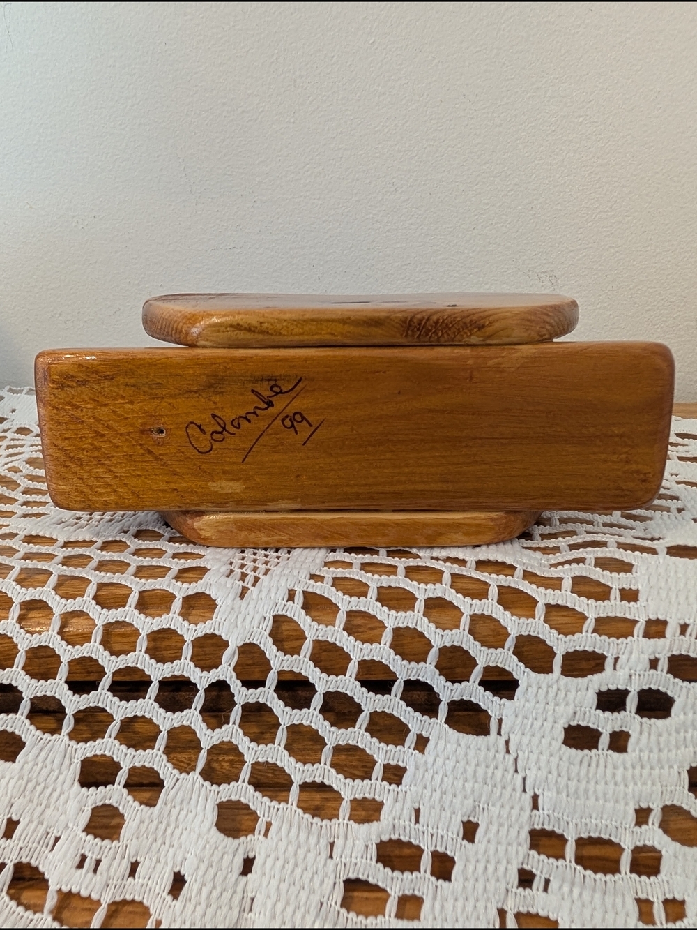 Heart-Shaped Wooden Napkin Holder in Natural Brown - Picture 10 of 10